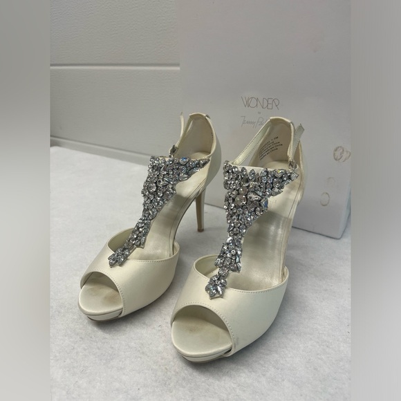 David’s Bridal Wedding Heels - Picture 5 of 7